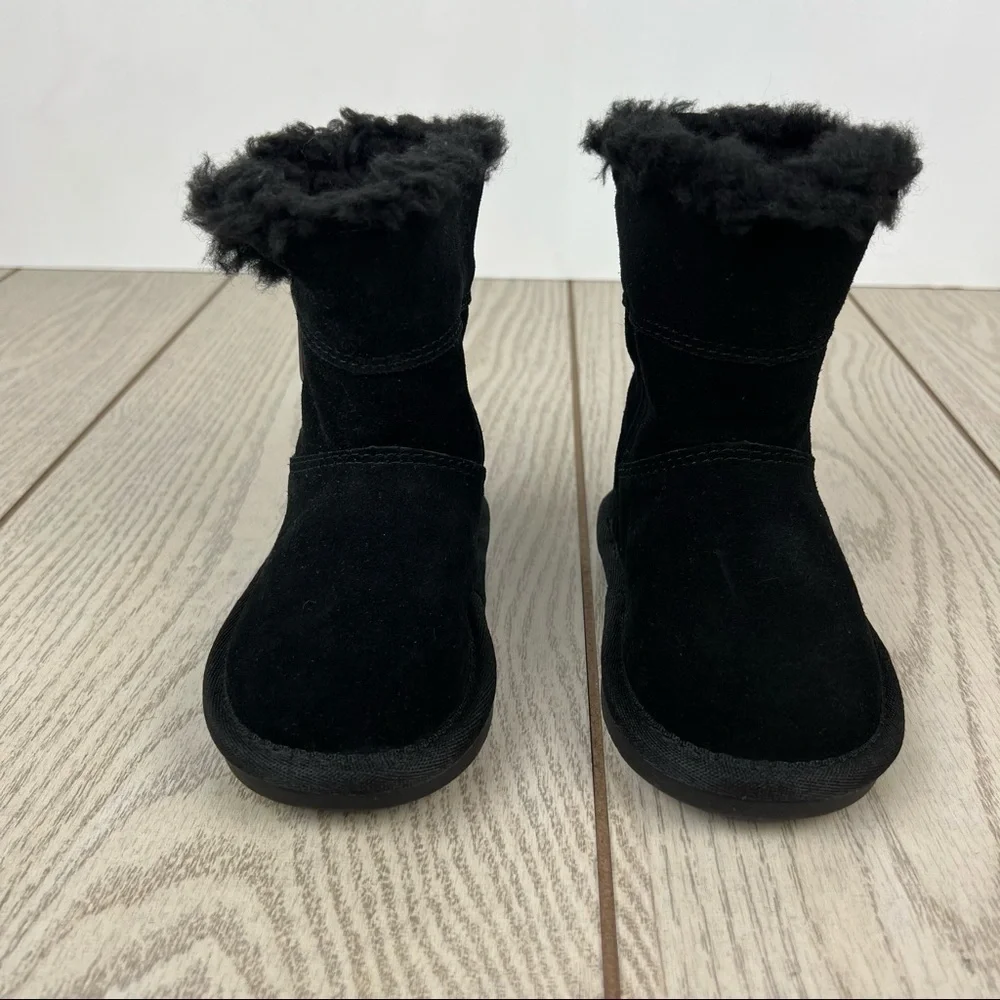 Koolaburra by UGG Aribel Short Zipper Boots 6 Black Suede $65